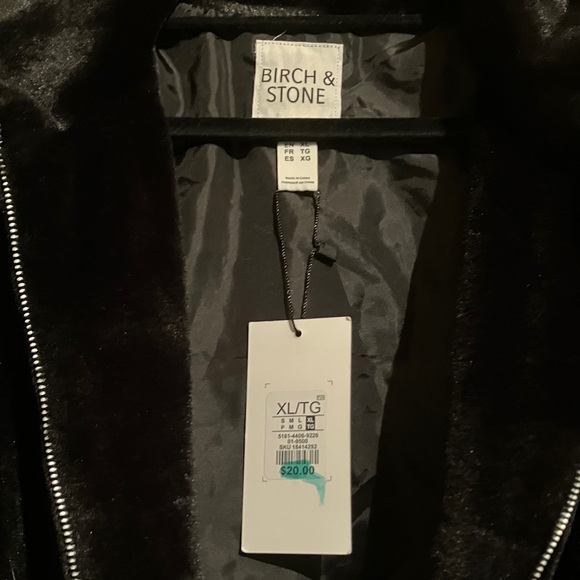 Women's Black Fur Jacket - Picture 3 of 4